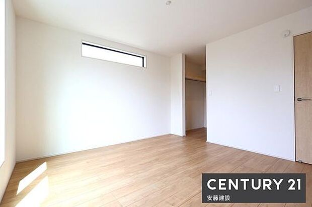 【 寝室+WIC / 8帖 】お好みの家具を置いてこだわりの空間を作れる、ゆとりのある広さの寝室