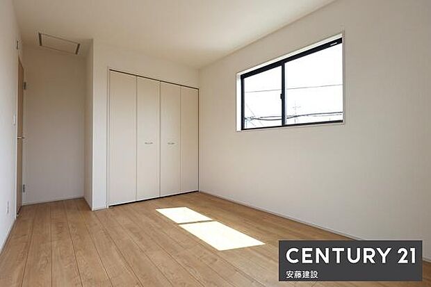 【 子ども部屋 / 6.5帖 】お好きな家具を自由にレイアウトできる広さの洋室クローゼット完備