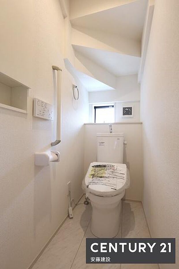 【 トイレ / toilet 】ウォッシュレット付きトイレ