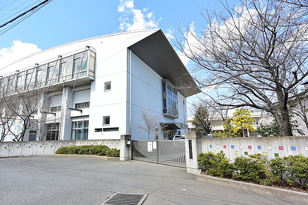 狭山市立西中学校まで2285m