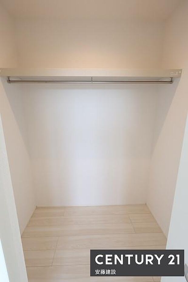 【　WIC　】毎日の洋服選びも楽しめるWIC完備！しっかり収納可能で居住空間を広々と活用できます
