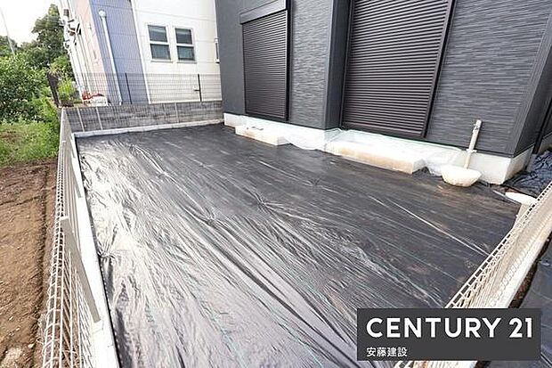 【　庭　/　Garden　】ゆとりあるお庭はガーデニングや家庭菜園など楽しみが広がりますね！ウッドデッキを付ければ読書やお昼寝も楽しめます