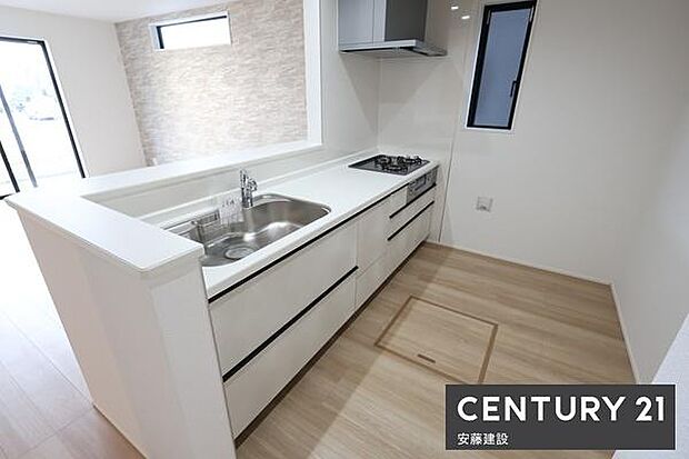 【　キッチン　/　Kitchen　】お料理の受け渡しもスムーズなオープンキッチン！冷蔵庫、食器棚を置いても余裕のあるゆとりの空間