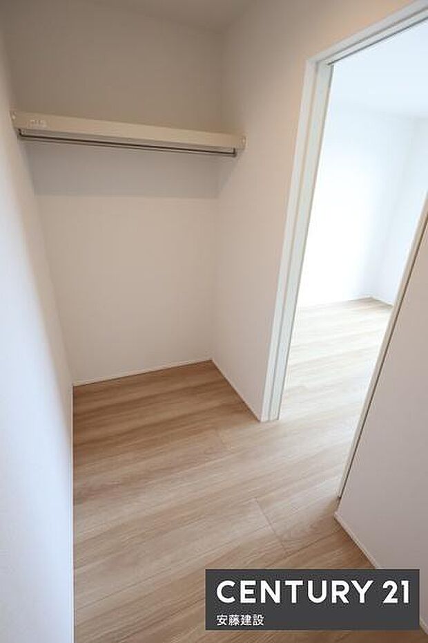 【　WIC　】毎日の洋服選びも楽しめるWIC完備！しっかり収納可能で居住空間を広々と活用できます