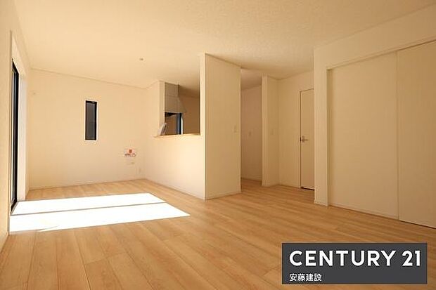 【 リビング / 15.2帖 】家族みんながゆったりくつろげそうなLDK一日の大半を過ごす部屋だからこそ過ごしやすい空間にこだわりたいですね!