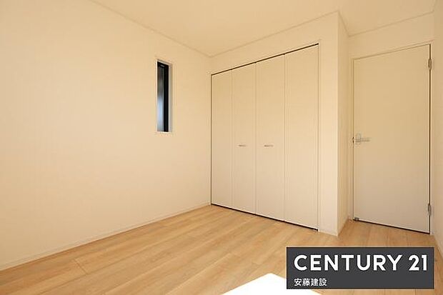 【 子供部屋 / 5.2帖 】お好きな家具を自由にレイアウトできる広さの洋室お子様にもちょうどいいサイズのお部屋です!