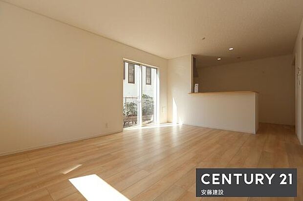 【　リビング　/　16帖　】家族みんながゆったりくつろげそうなLDK一日の大半を過ごす部屋だからこそ過ごしやすい空間にこだわりたいですね！