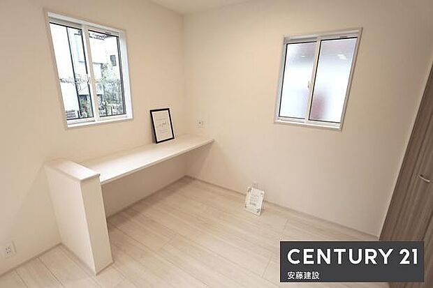 【　リビングカウンター　】リビング一部にカウンター設置