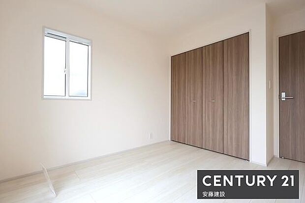 【　子供部屋　/　5帖　】お好きな家具を自由にレイアウトできる広さの洋室お子様にもちょうどいいサイズのお部屋です！