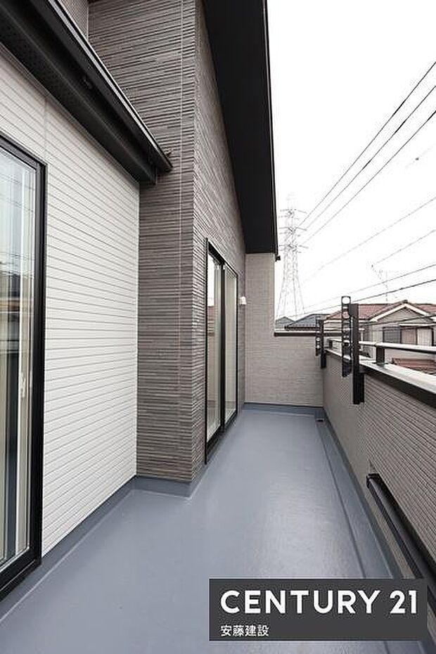 【　バルコニー　/　Balcony　】南東向きワイドバルコニー！