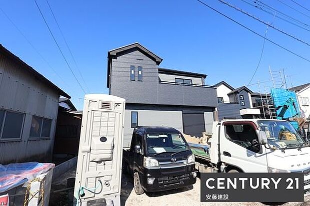 小学校まで徒歩約10分！お子様の登下校も安心の閑静な住宅街