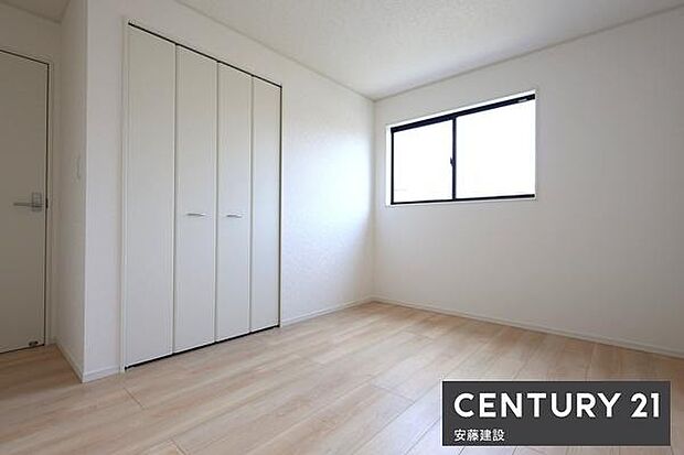 【 子ども部屋 / 6.5帖 】お好きな家具を自由にレイアウトできる広さの洋室クローゼット完備