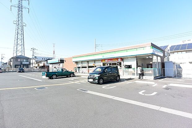 ファミリーマート入間扇町屋店まで719m