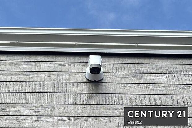 防犯カメラや電子キー、TVモニター付インターホン等が備わったセキュリティ面安心の邸宅