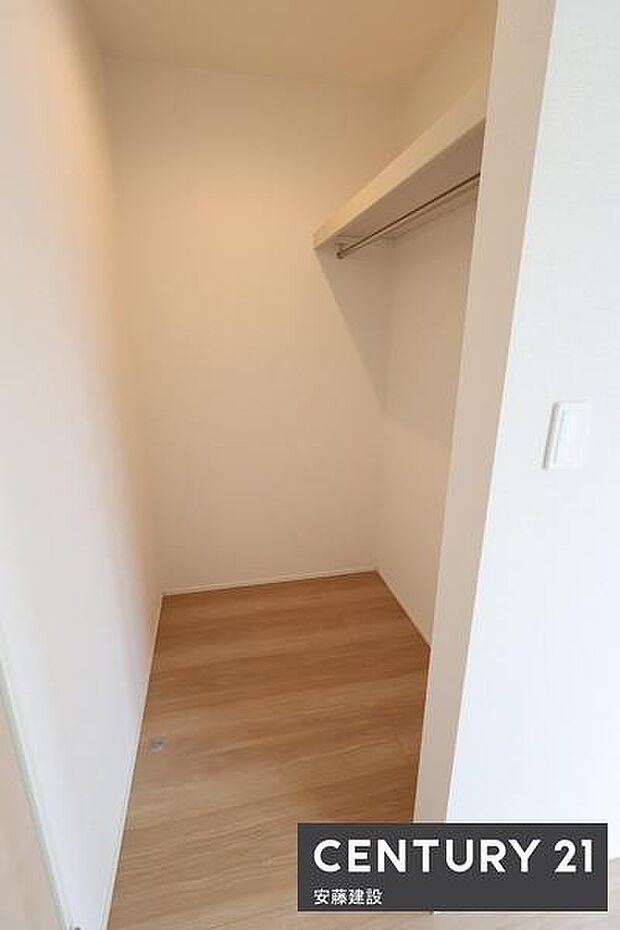 【　WIC　】毎日の洋服選びも楽しめるWIC完備！しっかり収納可能で居住空間を広々と活用できます