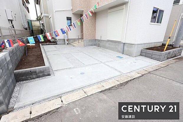 【　駐車場　/　parking　】並列2台可能な駐車スペース