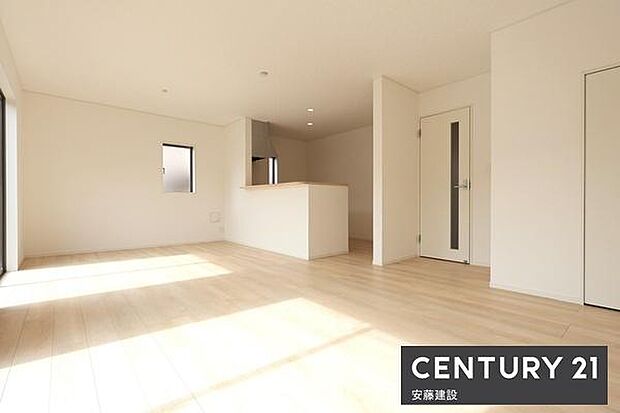 【　リビング　/　18.7帖　】家族みんながゆったりくつろげそうなLDK一日の大半を過ごす部屋だからこそ過ごしやすい空間にこだわりたいですね！