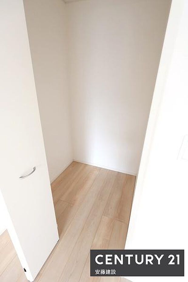 【　WIC　】毎日の洋服選びも楽しめるWIC完備！しっかり収納可能で居住空間を広々と活用できます