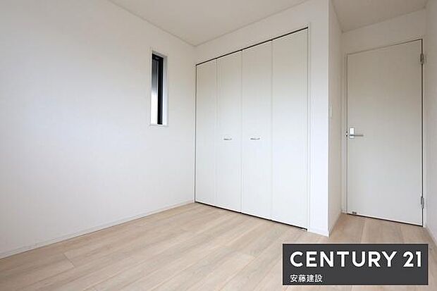 【　子ども部屋　/　5帖　】お好きな家具を自由にレイアウトできる広さの洋室クローゼット完備