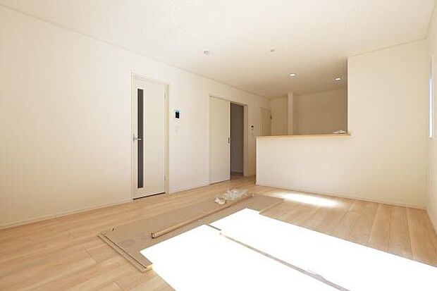 約61坪のゆとりある広さ夏は涼しく冬は暖かい、一年を通して過ごしやすいZEH水準の省エネ性能