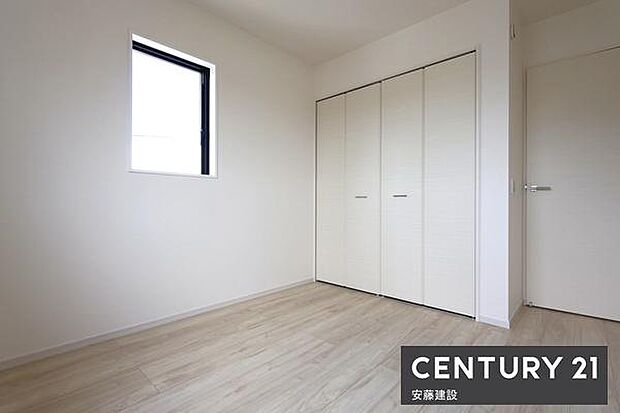 【 子供部屋 / 5.2帖 】お好きな家具を自由にレイアウトできる広さの洋室お子様にもちょうどいいサイズのお部屋!クローゼット完備