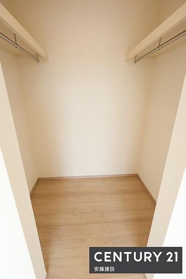 【　WIC　】毎日の洋服選びも楽しめるWIC完備！しっかり収納可能で居住空間を広々と活用できます