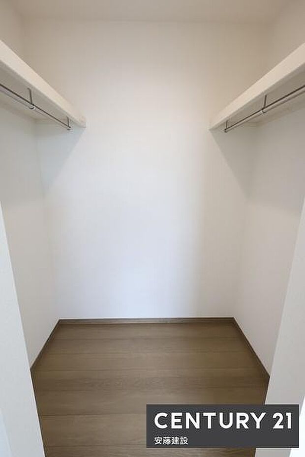 【　WIC　】季節物の衣類や家電、旅行バッグ・スポーツ用品などの収納もできて大変便利！