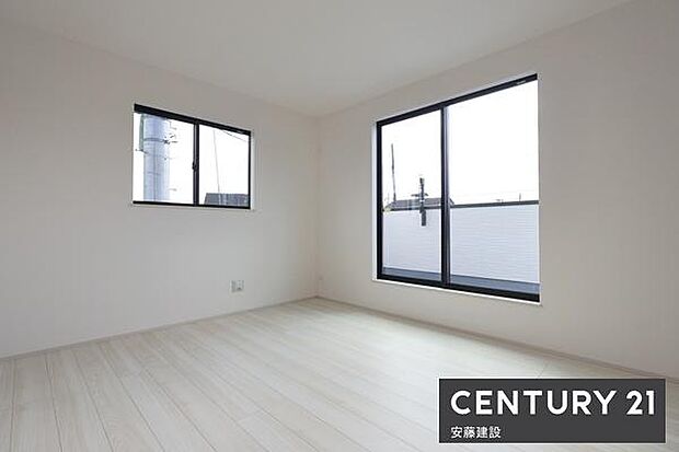 【　寝室　/　7帖　】南向き二面採光の明るくあたたかな寝室！お好みの家具を置いてホテルライクな空間も楽しめます