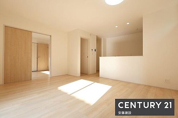 開放的な南西角地車通りの少ない閑静な住宅街の一画