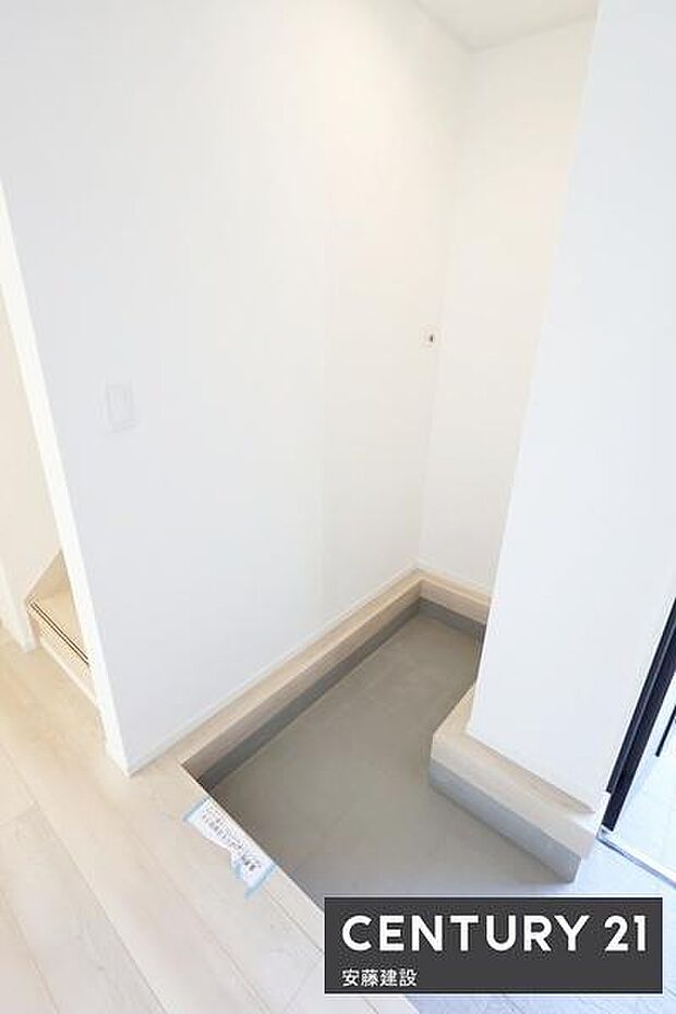 【　SIC　】かさばりやすいベビーカーやアウトドア用品も収納可能