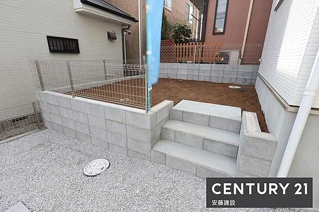 【 庭 / Garden 】ガーデニングや家庭菜園など楽しみが広がるゆとりのスペース