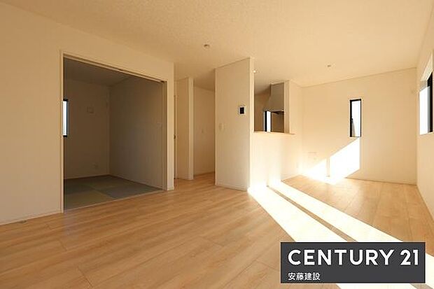 バス停まで停歩約1分で通勤・通学や雨の日のお出かけにも便利！