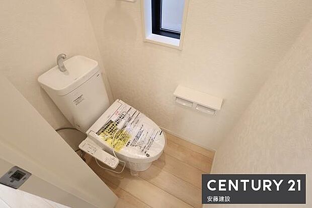 【　トイレ　/　toilet　】明るく清潔的なウォッシュレット付きトイレ