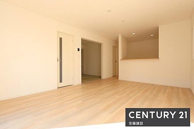 バス停まで停歩約1分で通勤・通学や雨の日のお出かけにも便利！