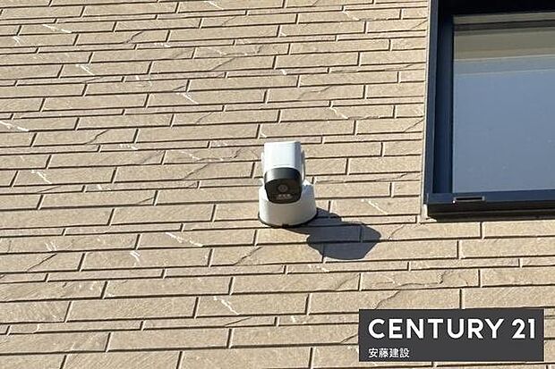 【　設備　】玄関上部にスマホ連動型防犯カメラ搭載