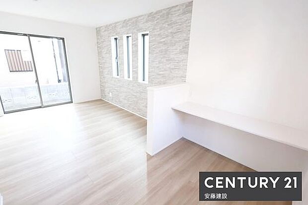 【　リビングカウンター　】リビング一部にカウンター設置