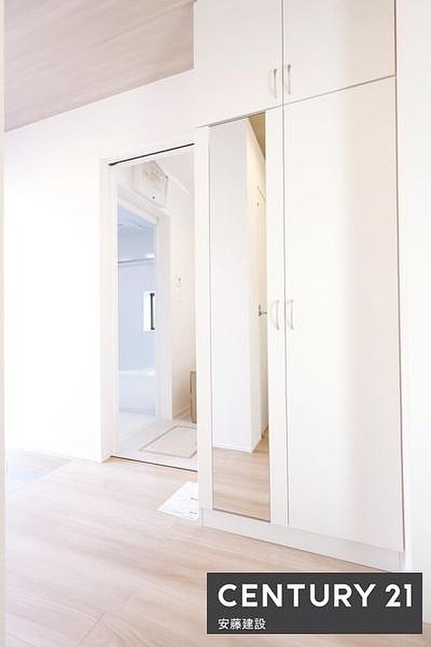 【　シューズボックス　】姿見があるため靴を履く前に身だしなみが確認できて便利です！