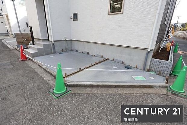 【 駐車場 / parking 】駐車1台可能なスペース(車種制限有)