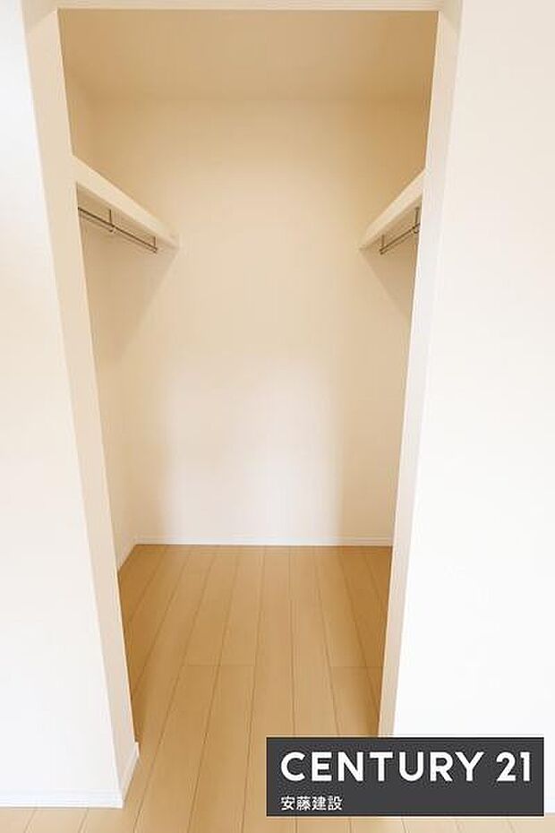 【　WIC　】毎日の洋服選びも楽しめるWIC完備！しっかり収納可能で居住空間を広々と活用できます