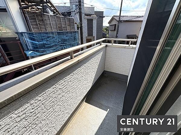 【　バルコニー　/　Balcony　】あると嬉しいサービスバルコニー付き洗濯物の量が多くてもしっかり干せますね