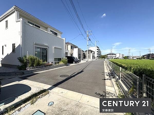 【　前面道路　】北東側約6.2ｍ・南西側約4.2ｍ私道