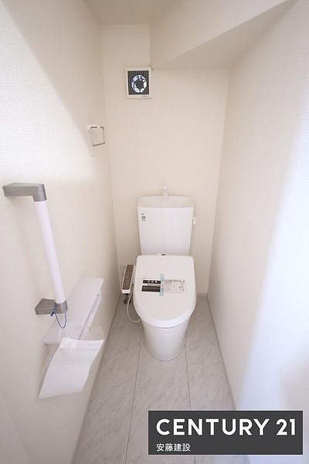 【　トイレ　/　toilet　】明るく清潔的なウォッシュレット付きトイレ