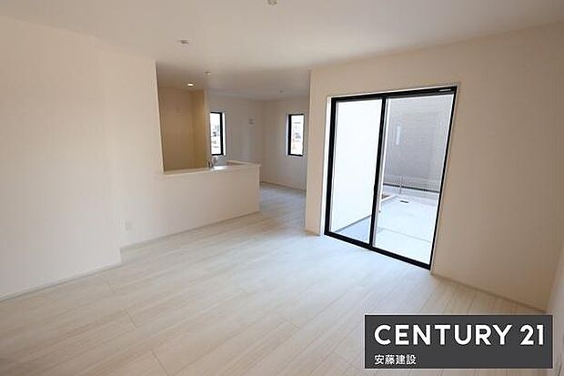 【　リビング　/　17.5帖　】家族みんながゆったりくつろげそうなLDK一日の大半を過ごす部屋だからこそ過ごしやすい空間にこだわりたいですね！