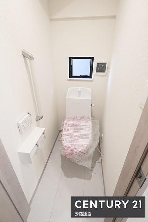 【 トイレ / toilet 】清潔的なウォッシュレット付きトイレ
