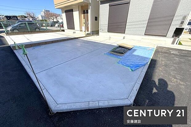 【　駐車場　/　parking　】駐車1台可能なスペース