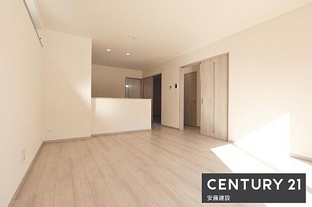 【 リビング / 15帖 】家族みんながゆったりくつろげそうなLDK一日の大半を過ごす部屋だからこそ過ごしやすい空間にこだわりたいですね!