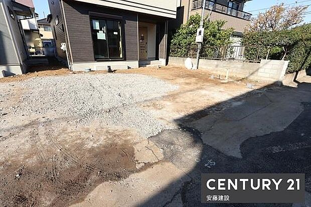 【　駐車場　/　parking　】駐車1台可能なスペース