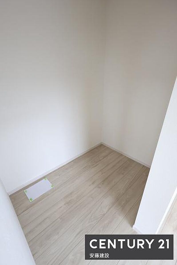 【 WIC 】季節物の衣類や家電などしっかり収納可能で居住空間を広々と活用できます!