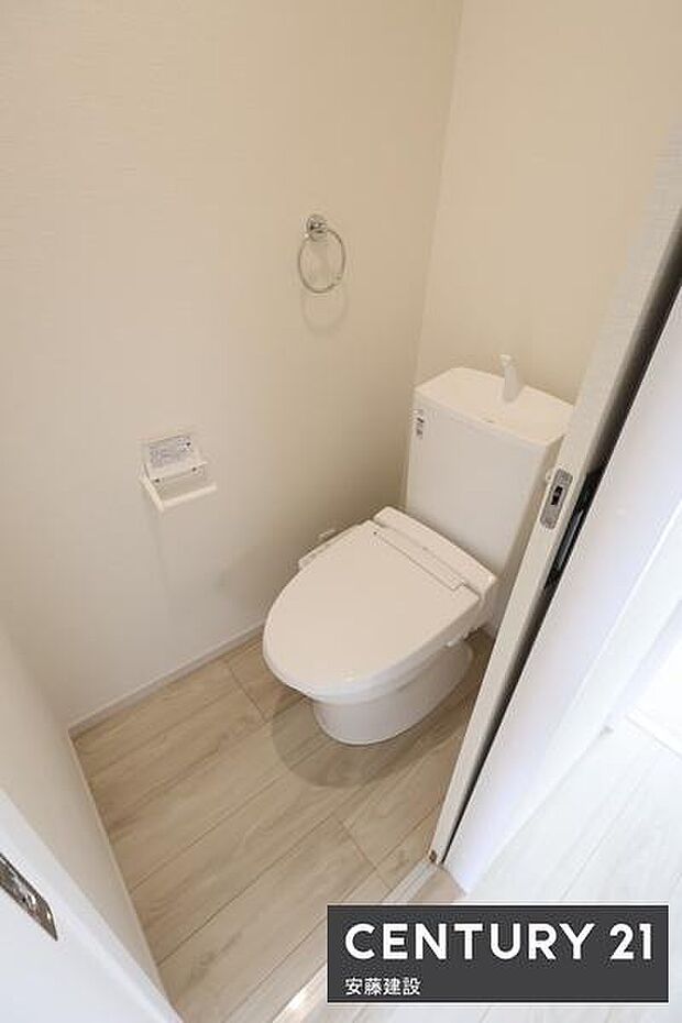 【　トイレ　/　toilet　】明るく清潔的なトイレ