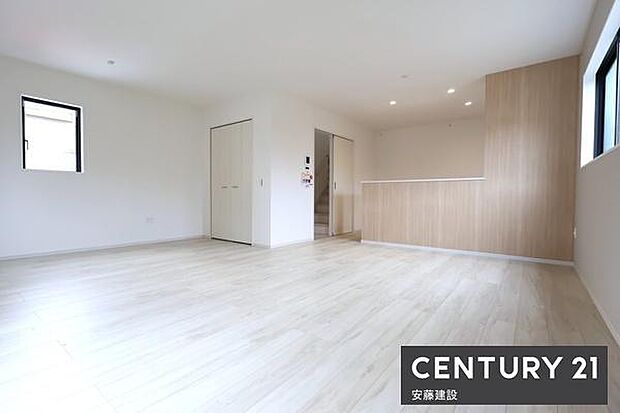 約43坪の整形地！駐車2台可能で家族団らんとできる20帖LDK